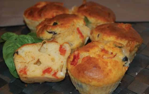Muffins salés tomates séchées et gruyère