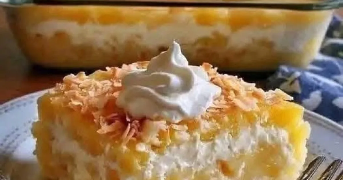 Gâteau de rêve à l'ananas et à la noix de coco