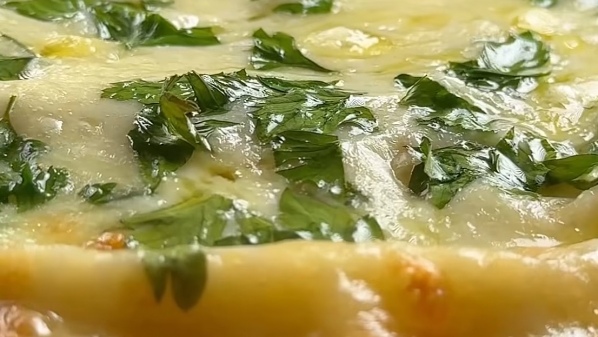 TORTILLA CROUSTILLANTE AU FROMAGE ET AIL