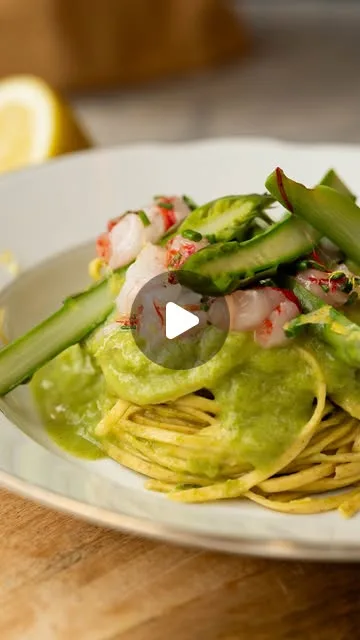 Tagliolini Complets avec Crème d'Asperge et Tartare de Crevettes