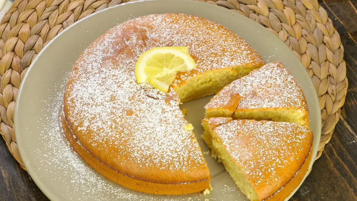Recette facile de gâteau au citron mixé : un dessert acidulé et rafraîchissant