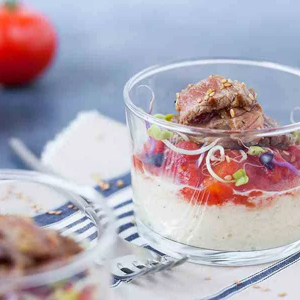 Verrine de purée de céleri, concassée de tomate et boeuf grillé