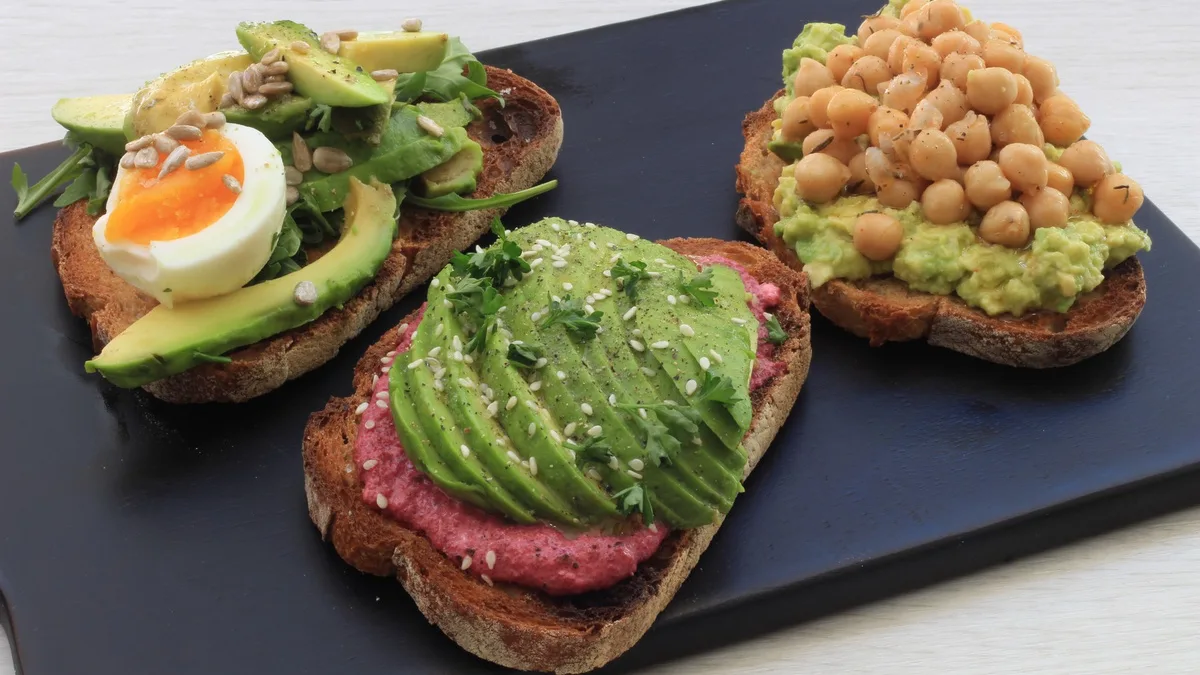 Avocado toast en 3 versions