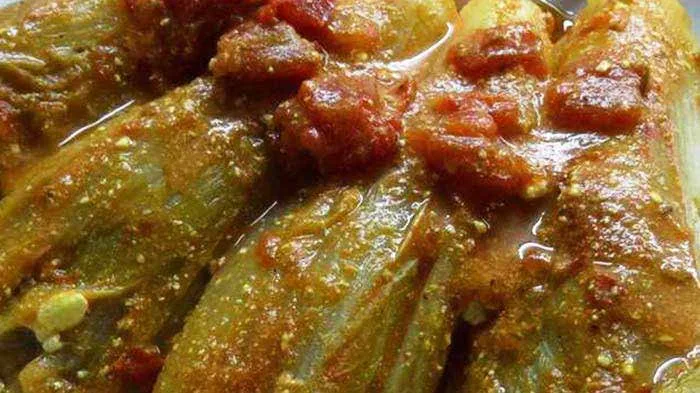 Endives à la pulpe de tomates épicée