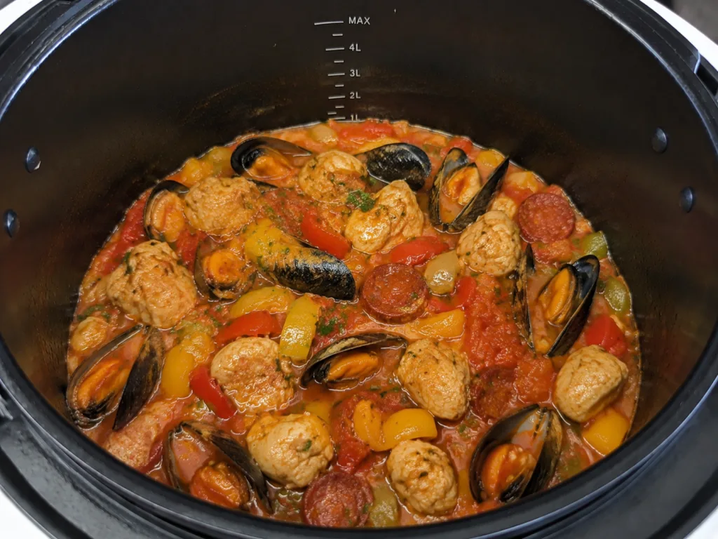 Marmite espagnole au poulet, chorizo et moules