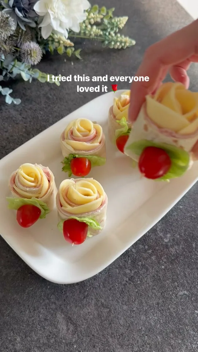 Roses de jambon et fromage