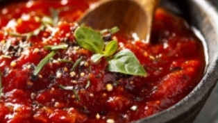 SAUCE TOMATE MAISON – RICHE, ÉPAISSE ET PLEINE DE SAVEURS