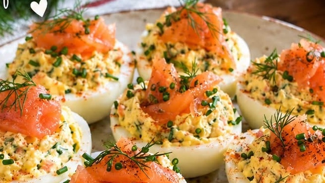 Œufs mimosa à la mousse de saumon fumé