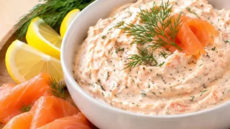 Mousse de Saumon Fumé au Citron et aux Herbes
