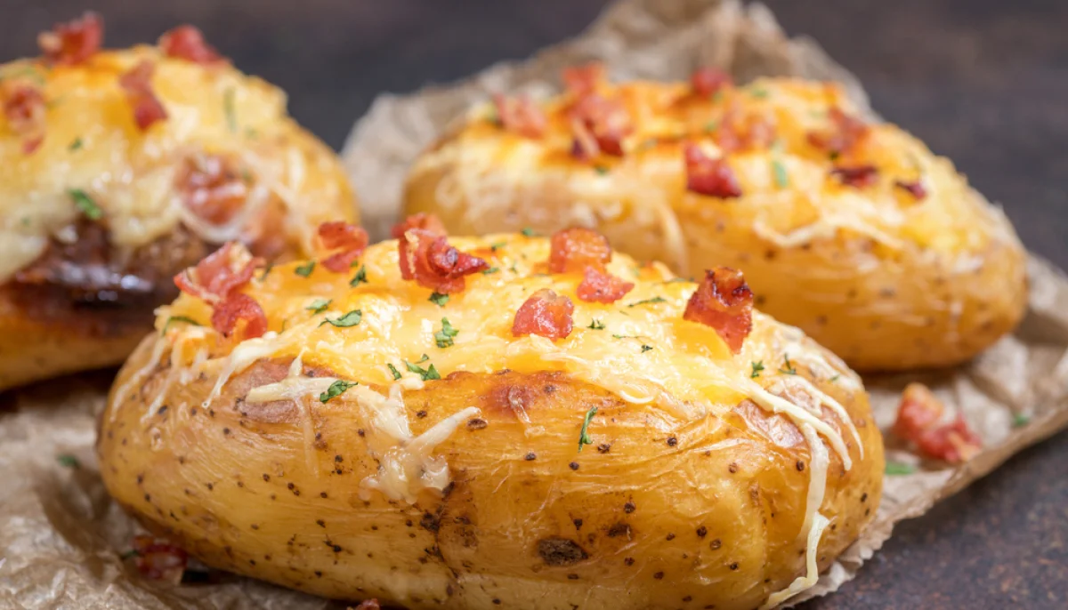 Pommes de terre farcies au bacon et au fromage