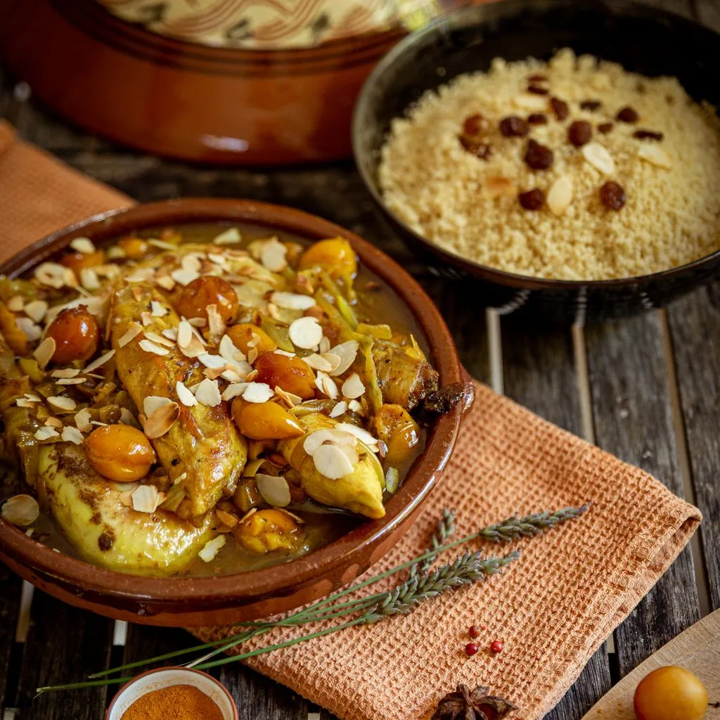 Tajine de poulet aux mirabelles et raisins : la meilleure recette
