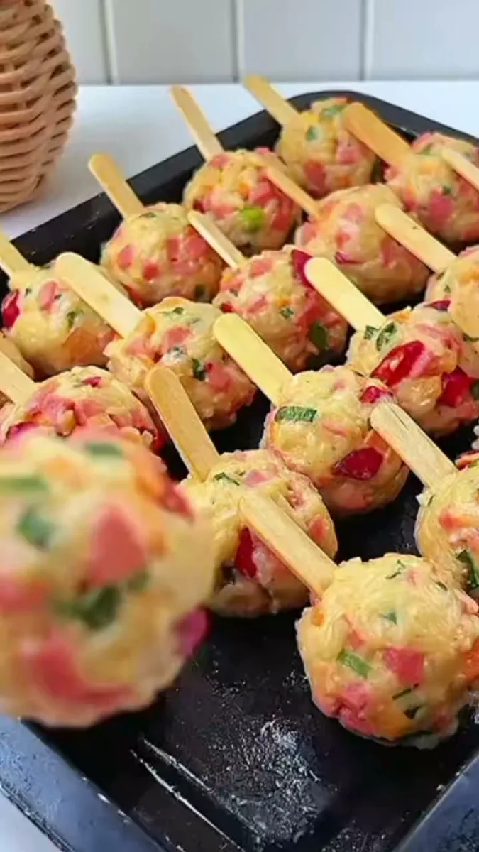 Casse-croûte Pratique Économique - Boulettes de Pommes de Terre Fourrées à l'Œuf