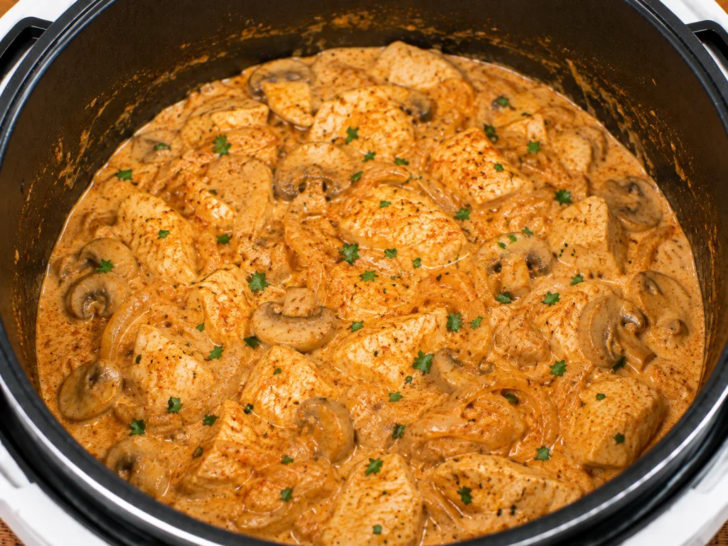 Poulet stroganoff aux champignons et paprika