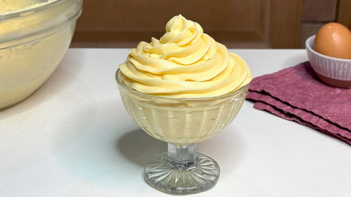 Comment faire une crème mousseline : la meilleure crème pâtissière au beurre français pour les gâteaux