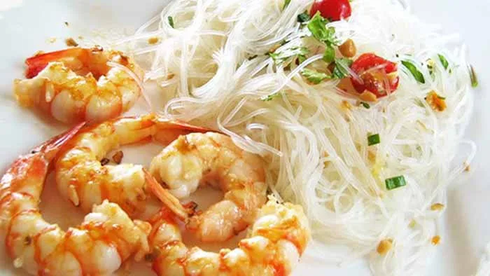 Vermicelles de soja et gambas en chaud-froid