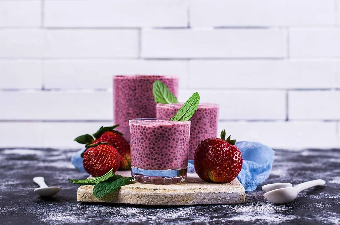 Yaourt de graines de chia et fruits frais