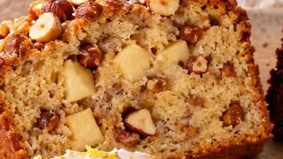 Cake pomme–noisette