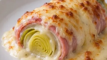 Gratin de poireaux au jambon et à la béchamel