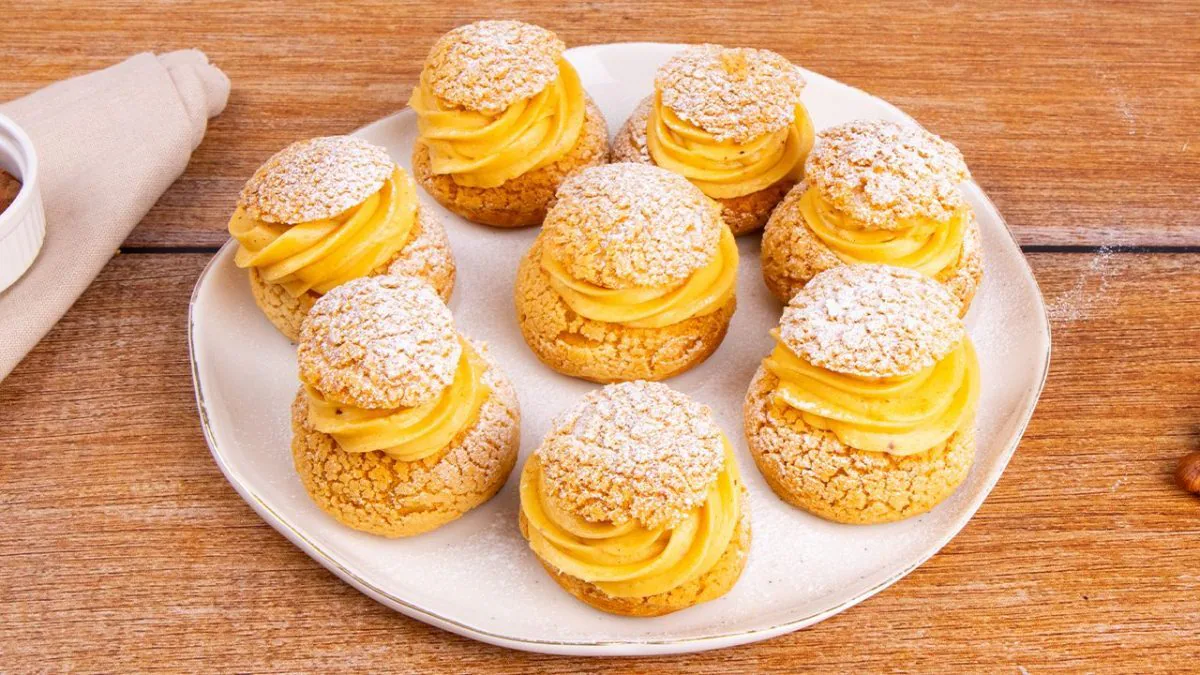 French Choux Craquelin Pastry