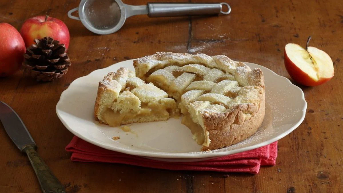 Tarte aux pommes italienne : la recette délicieuse de ce dessert avec un intérieur crémeux