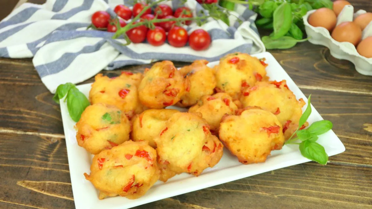 Recette facile de beignets aux tomates : croustillants, fromagers et prêts en quelques minutes