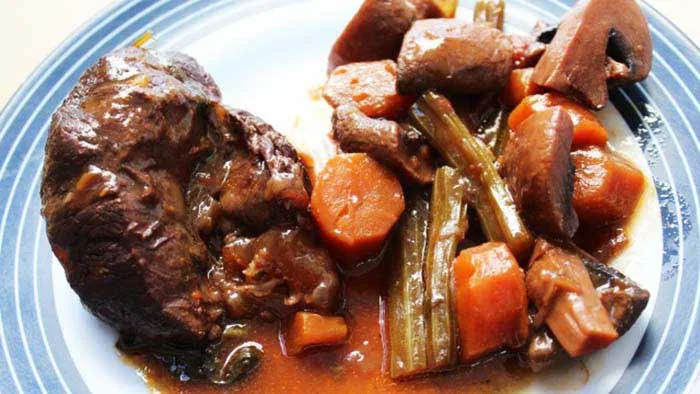 Jarret de boeuf, Sauce au vin