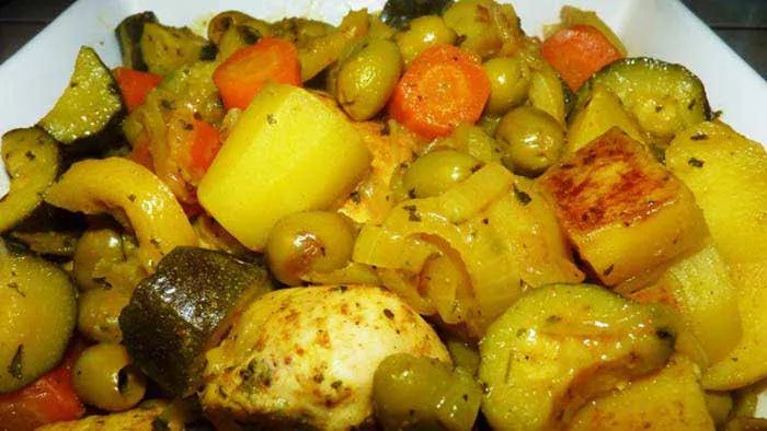 Tajine de poulet aux olives et au citron confit