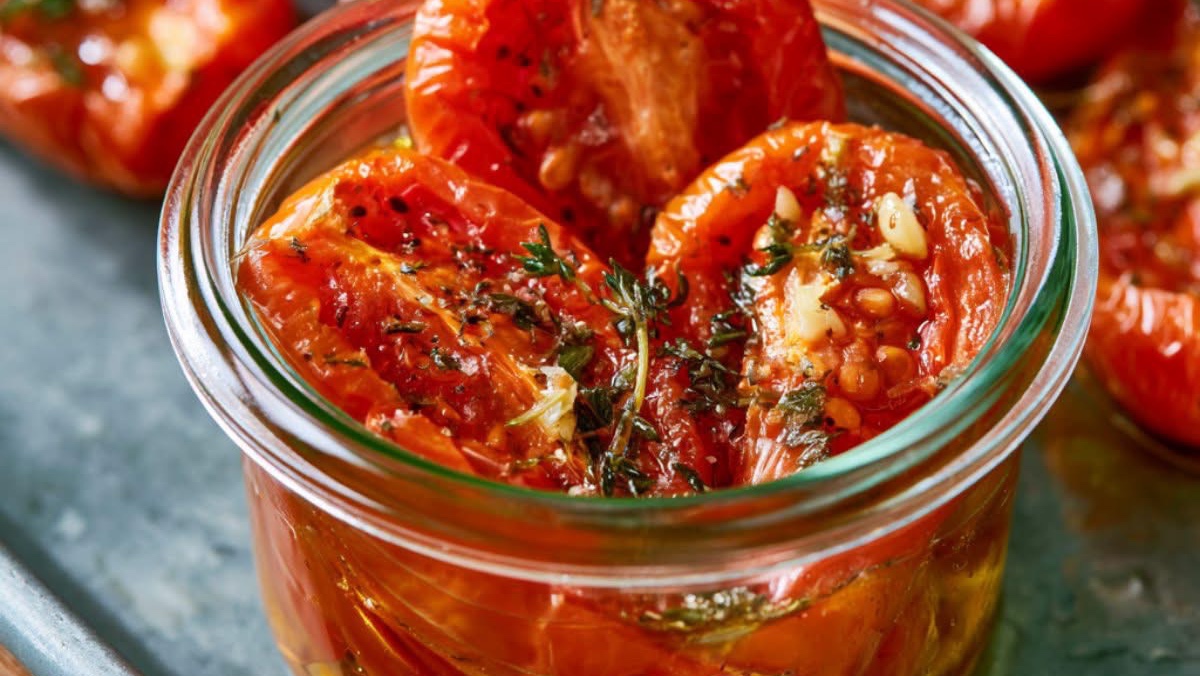 Tomates confites maison aux herbes