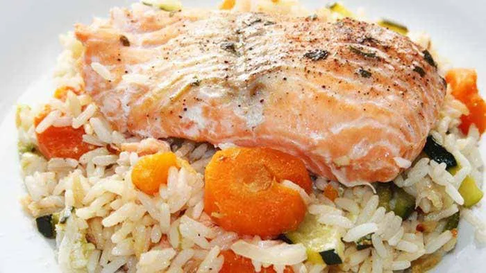 Pavé de saumon et sa poêlée de riz