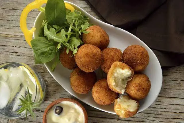 Boulettes de pommes de terre au fromage