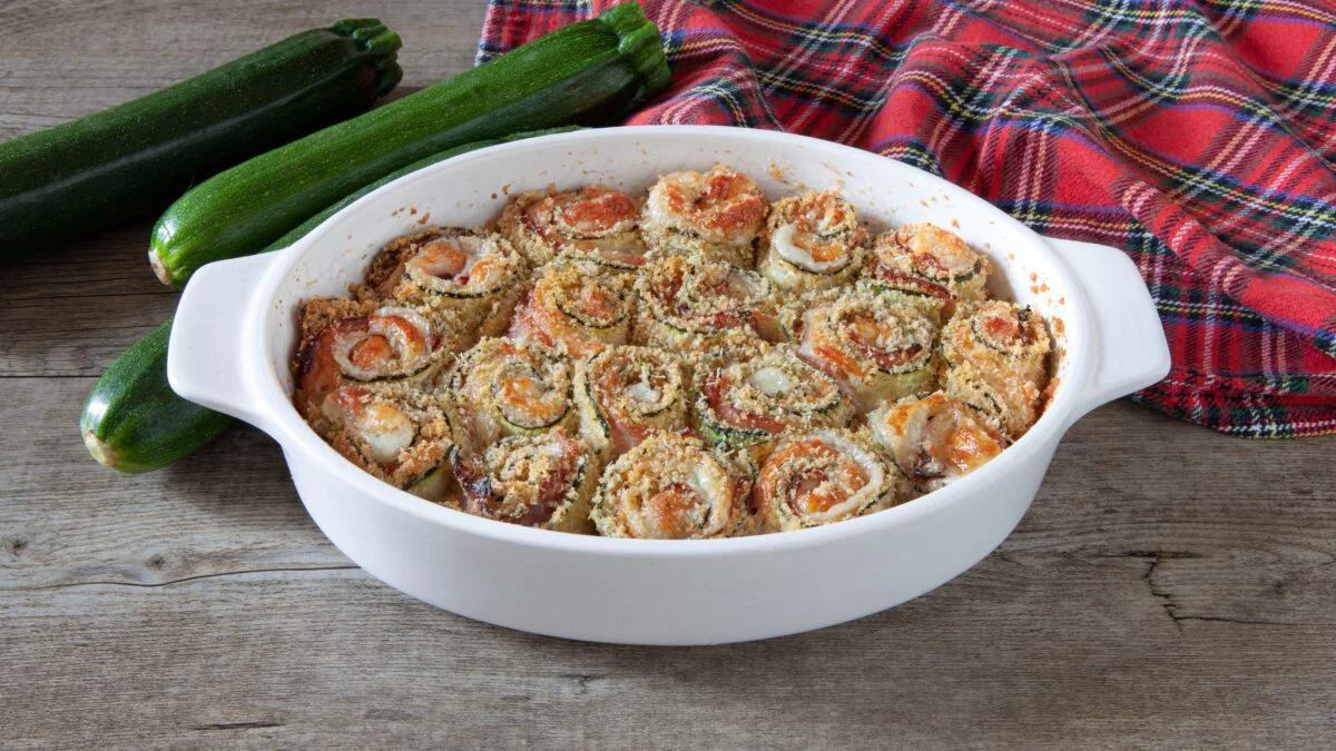Rouleaux de Courgettes Panées au Jambon et Fromage, Simples et Délicieux