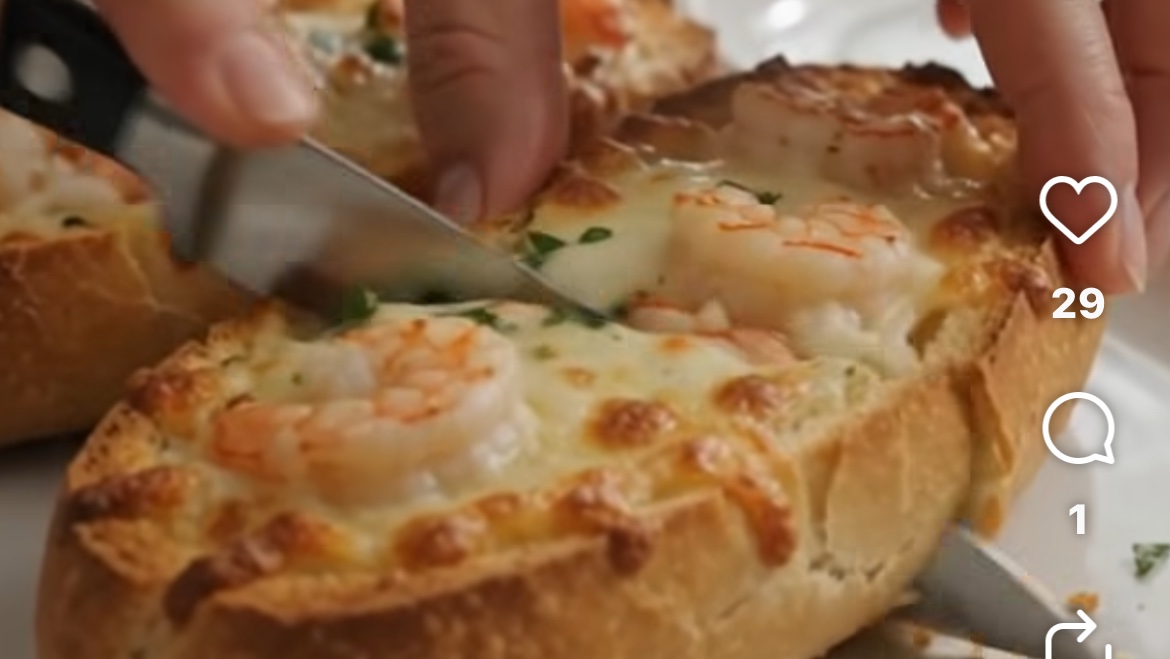Tartines de Pain à l'Ail et Crevettes Gratinées