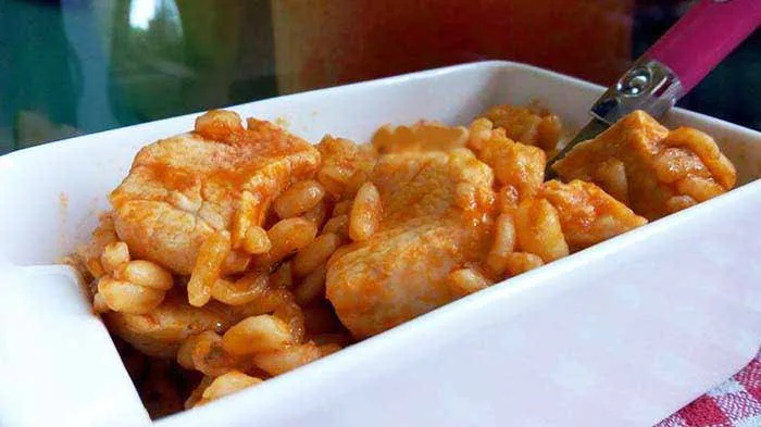 Poulet à la sauce tomates et à l'Ebly