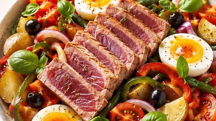 Salade Niçoise au Thon, Œufs & Légumes du Soleil