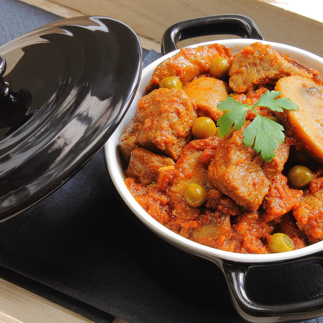 Sauté de veau aux olives vertes