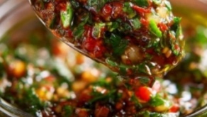 SAUCE VERTE ARGENTINIENNE – CHIMICHURRI AUTHENTIQUE