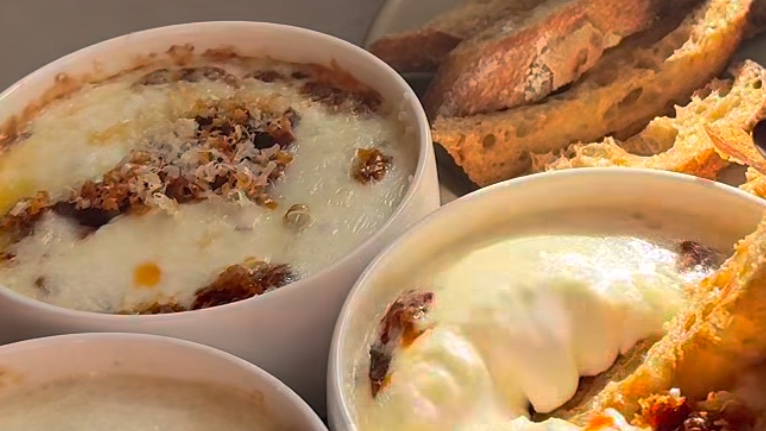 Oeufs Cocotte au Chorizo