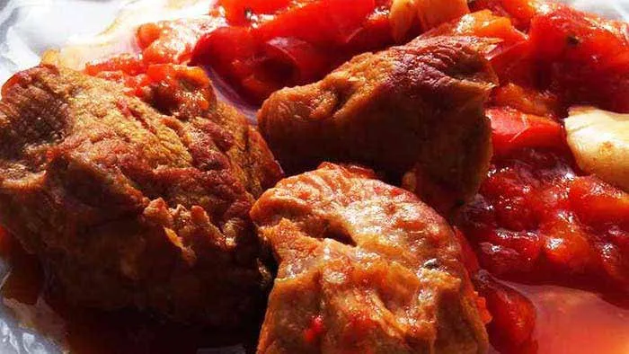 Sauté de veau au poivron et pulpe de tomates